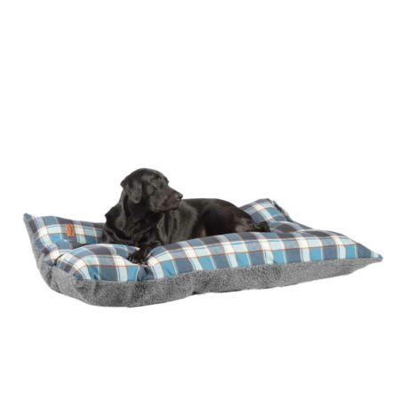 Fleece cushion dog bed