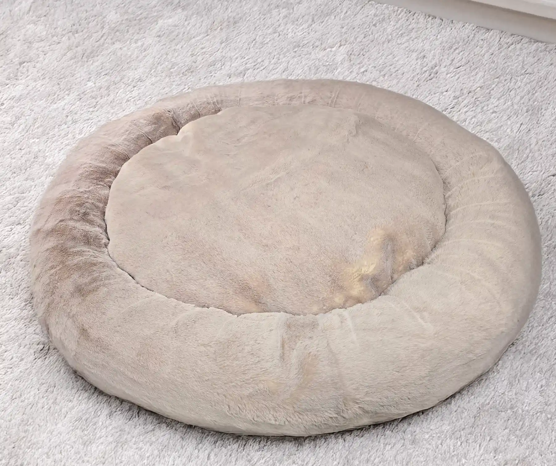 Biege Frost Donut Dog Bed in Faux Fur